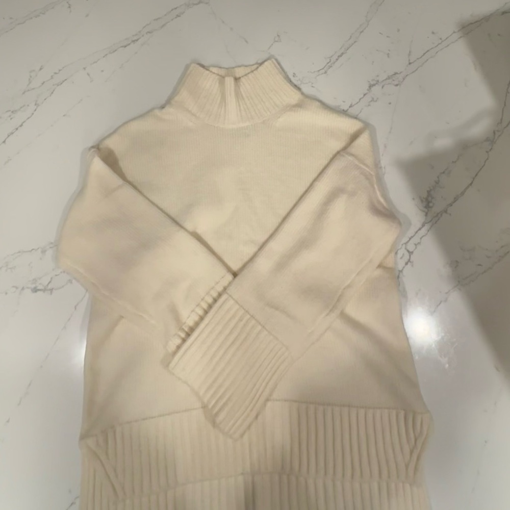 Abercrombie & Fitch Oversized Cream Turtleneck Sweater